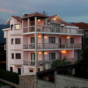 https://apartments-cetina-stobrec.splithotels.org